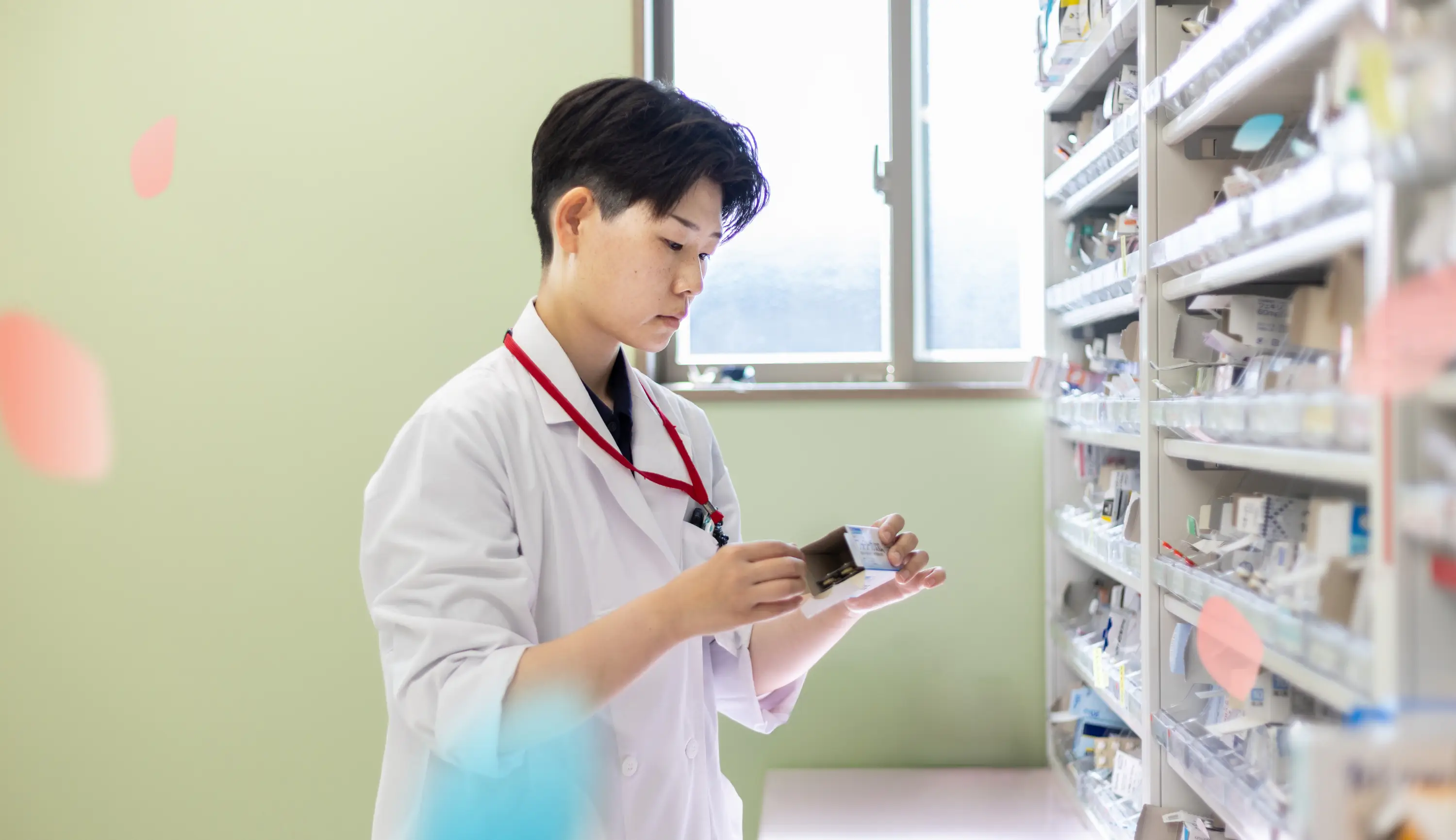 調剤をしている様子
